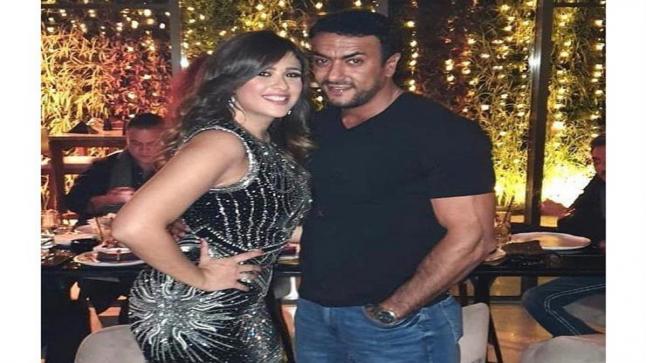 أحمد العوضي يهنئ ياسمين عبد العزيز على مسلسلها الجديد.. شاهد ماذا قال؟