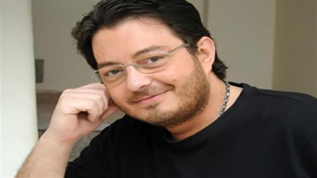 بعد ظهورها في البوستر الدعائي.. أحمد زاهر يهنئ ابنته على مسلسل “الفتوة”