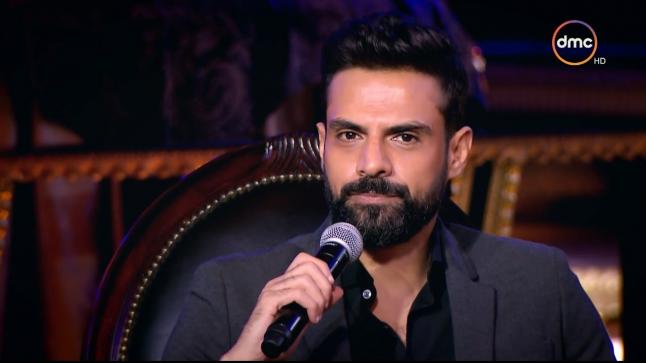 أمير طعيمة ينتقد مسلسل “la casa de papel” بسبب قبلة