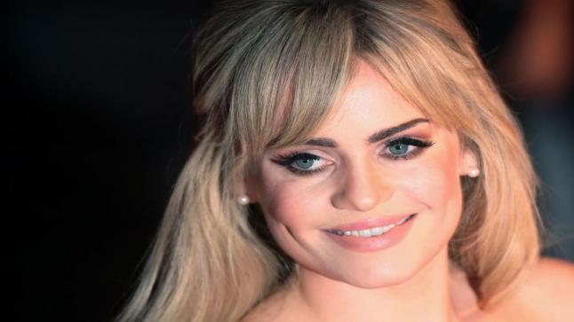 المطربة البريطانية دافي تروي تفاصيل خطفها واغتصابها يوم عيد ميلادها