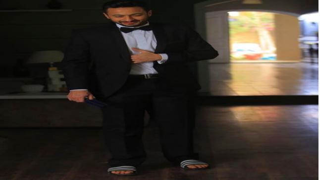 حمادة هلال يسخر من حفلات الغناء الـ “أون لاين”