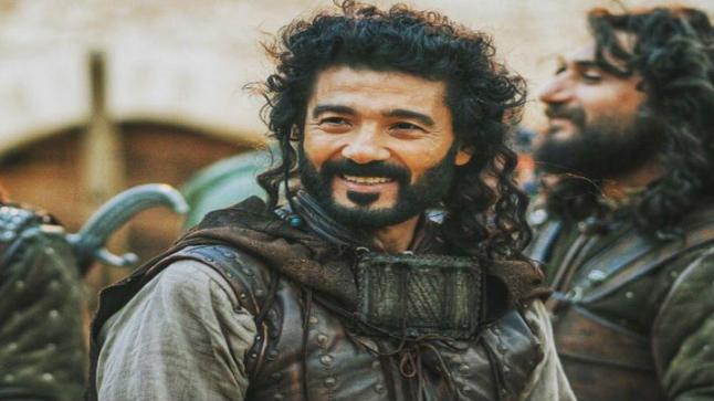 بعد نجاح مسلسل “ممالك النار” هذا الممثل جسد طومان باي قبل خالد النبوي