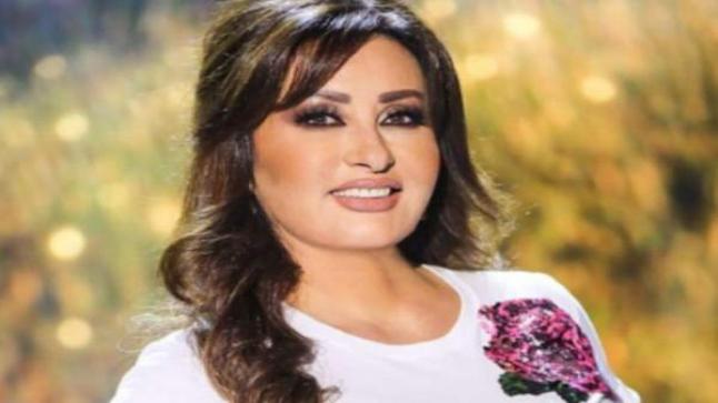 لطيفة تنصح المواطنين بالجلوس في المنازل: “مين قال القعدة وحشة”