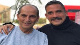 “أبويا مكنش بيمانع”.. هشام سليم يحكي ذكرى أول سيجارة في حياته